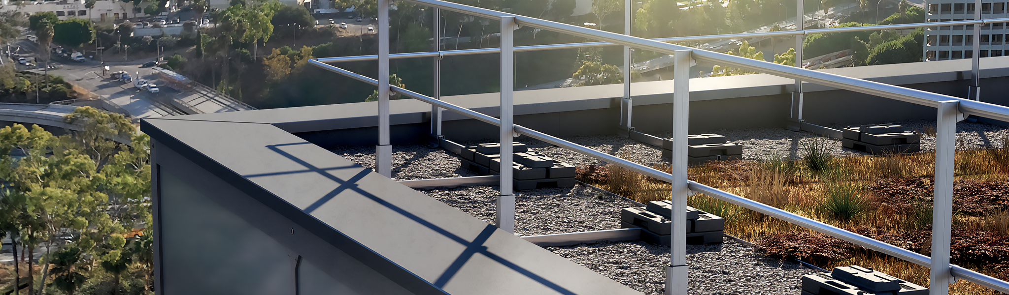 Barrial Autoporté Premium : Système de garde-corps lesté à main courante horizontale pour toiture terrasse avec pentes