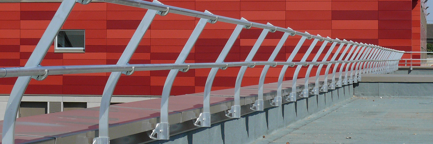 garde-corps de sécurité en aluminium Barrial fixation mécanique pour toiture