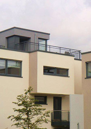 garde-corps aluminium Panorama barreaudé en toiture terrasse