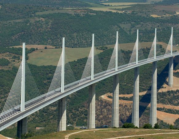 le pont de millau photo